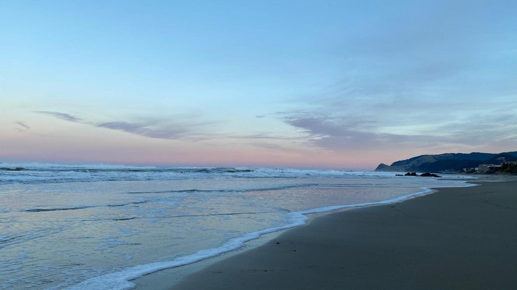 Seahorse Oceanfront Lodging Линкън Сити Екстериор снимка